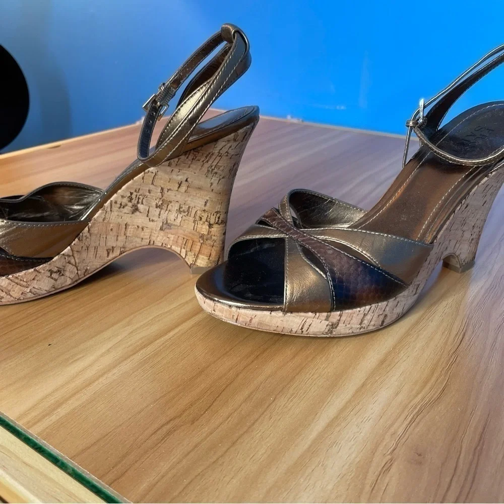 Franco Sarto wedge heeled platform sandals in size 9.5 copper metallic leather